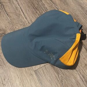 Arc’teryx running hat